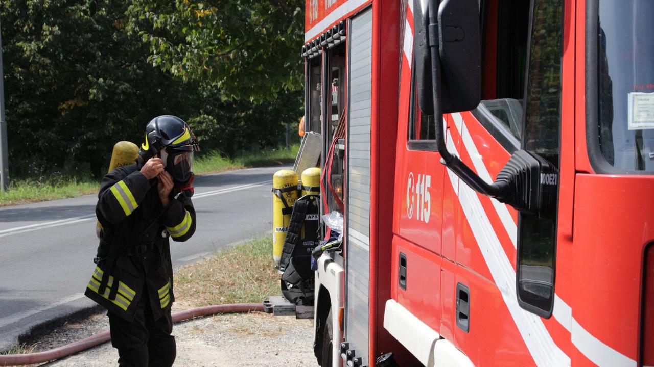 Un mezzo dei vigili del fuoco (foto archivio)