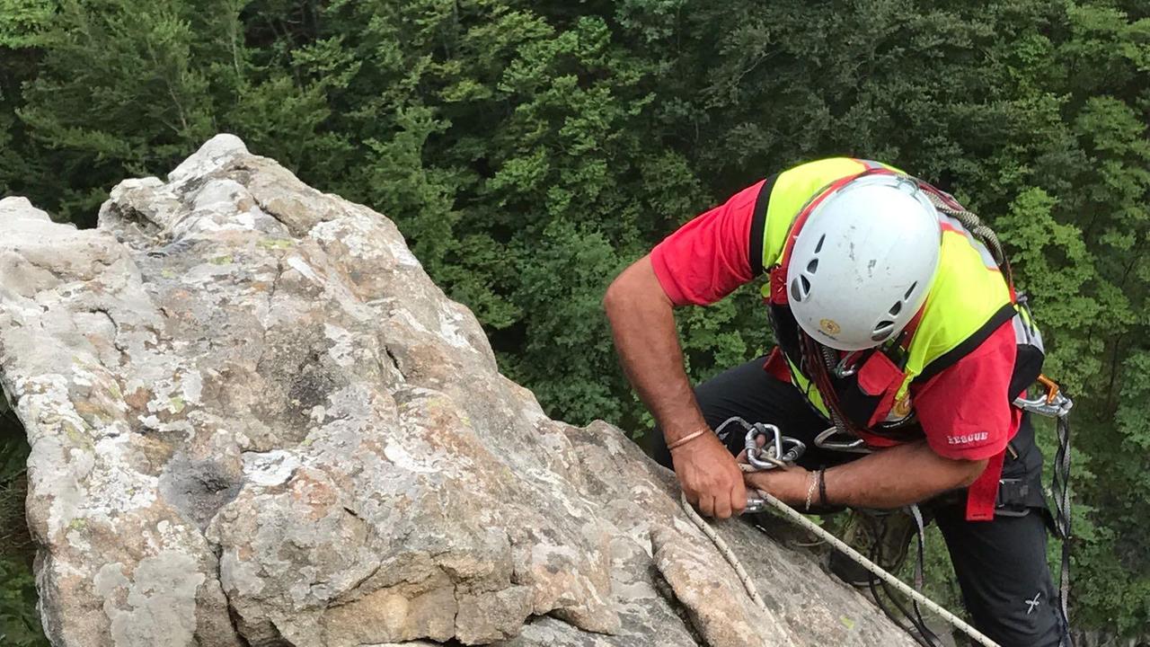 Villa Minozzo: alpinista si infortuna, recuperata dal Soccorso Alpino