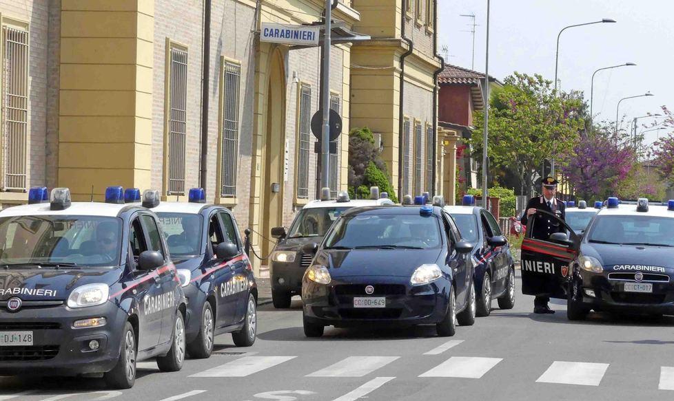 Rubano cellulare, denunciate due ragazze