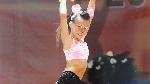 Piccola ballerina vince la medaglia d’oro, ma gliela rubano subito