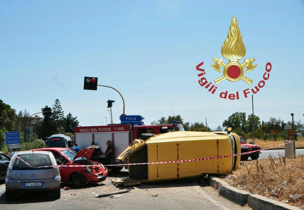 L'incidente sulla statale 554 (foto Mario Rosas)