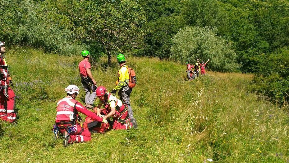 Escursionista morsa da una  vipera su un sentiero a Bagni di Lucca 