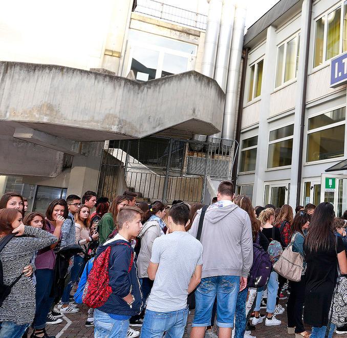 Modena. Inizio difficile: più studenti, personale al collasso 