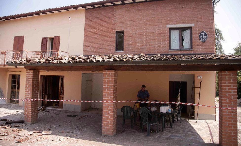 Bomba artigianale esplode a Visignolo 
