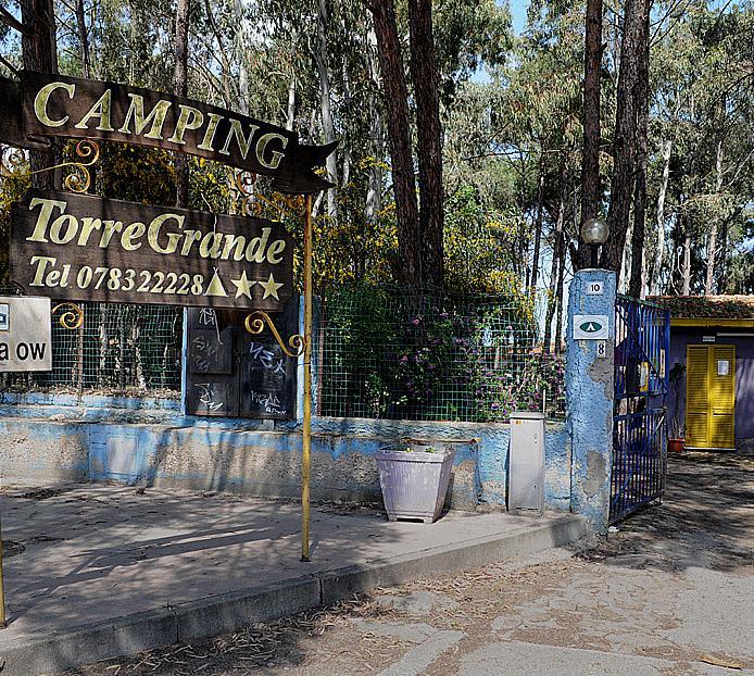 Torregrande, area camper e bagni pubblici ad agosto 