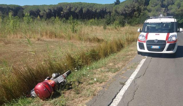 Rubano un motorino e lo abbandonano in strada 