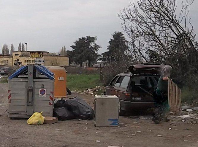 Massa, raffica di multe ai furbetti dei rifiuti 