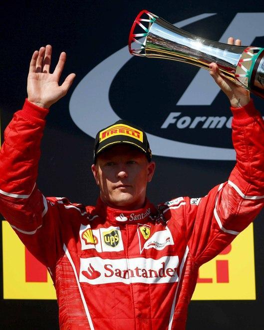 Vettel: «Ho trionfato nonostante lo sterzo» Kimi: «Volevo vincere»