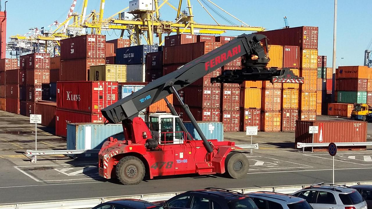 Cinque multinazionali farmaceutiche scelgono Livorno per spedire i medicinali