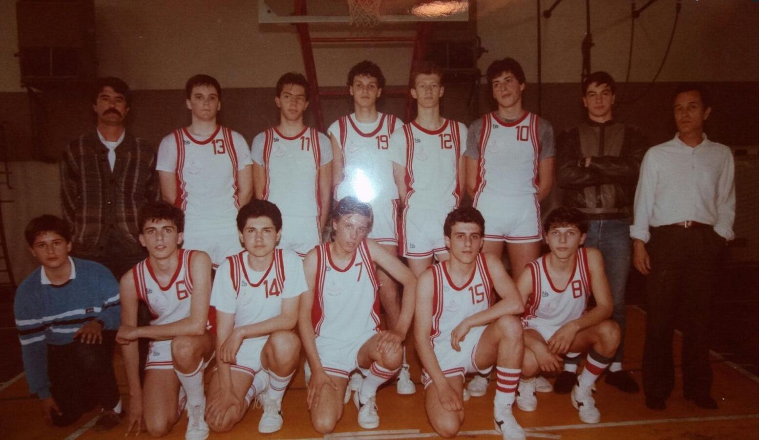 Luciano Monaci (a destra) alla guida di una squadra giovanile