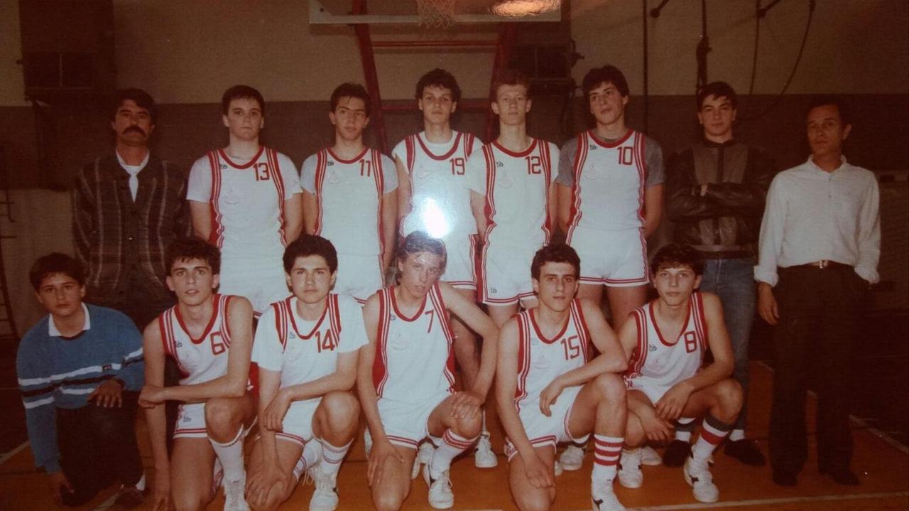 Luciano Monaci (a destra) alla guida di una squadra giovanile