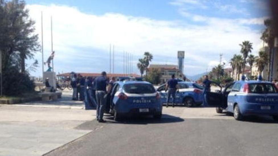Coppiette rapinate sulla spiaggia: arrestati due giovanissimi italiani