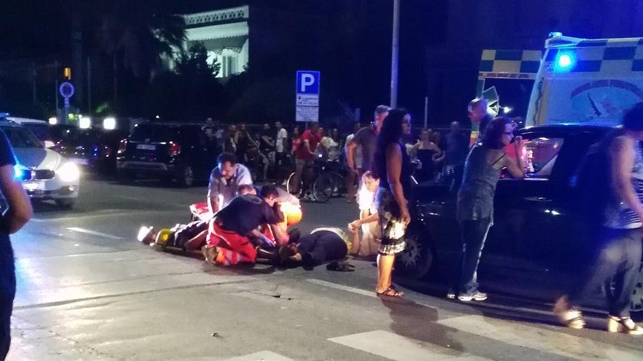 Investe quattro turisti sulle strisce, nessun ferito grave