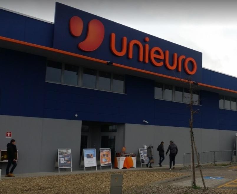 Pieve, ladri all’Unieuro Rubati pc e cellulari 