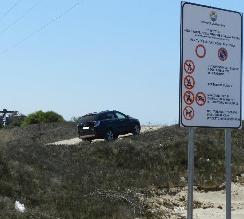Auto sulle dune di sabbia: i divieti non le fermano 