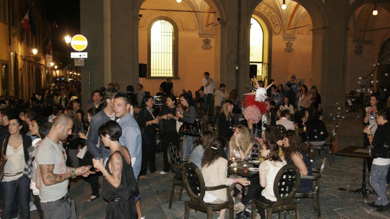 Bene la movida ma poco shopping nelle serate di luglio (foto d'archivio)