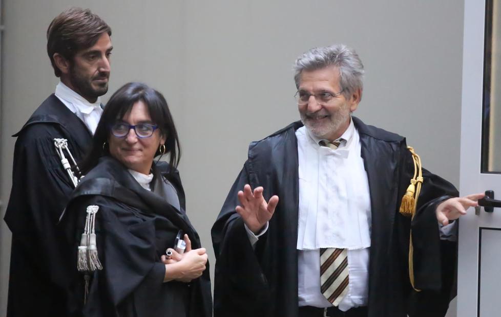 Il tribunale non chiude per ferie «Processo complesso e lungo» 