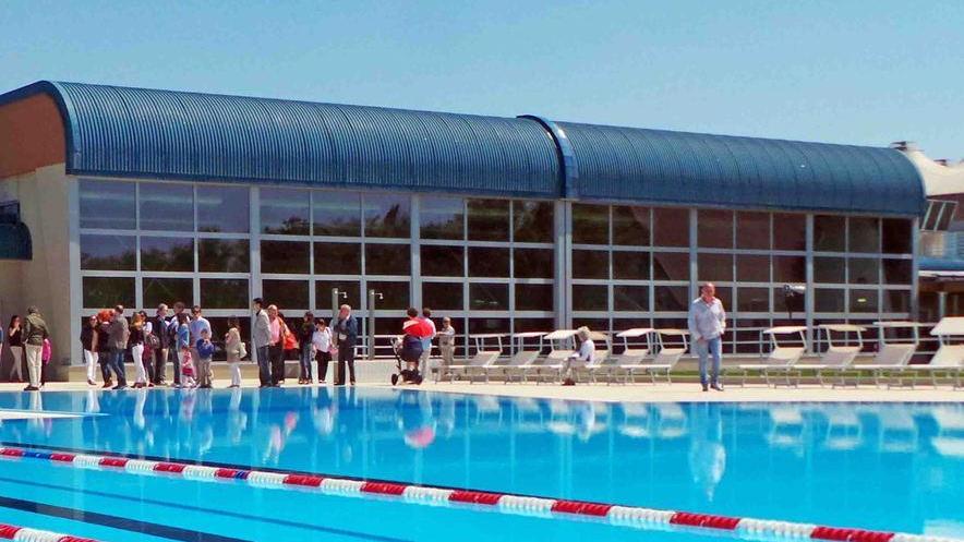 Ferrara, caccia ai ladri in piscina con le telecamere