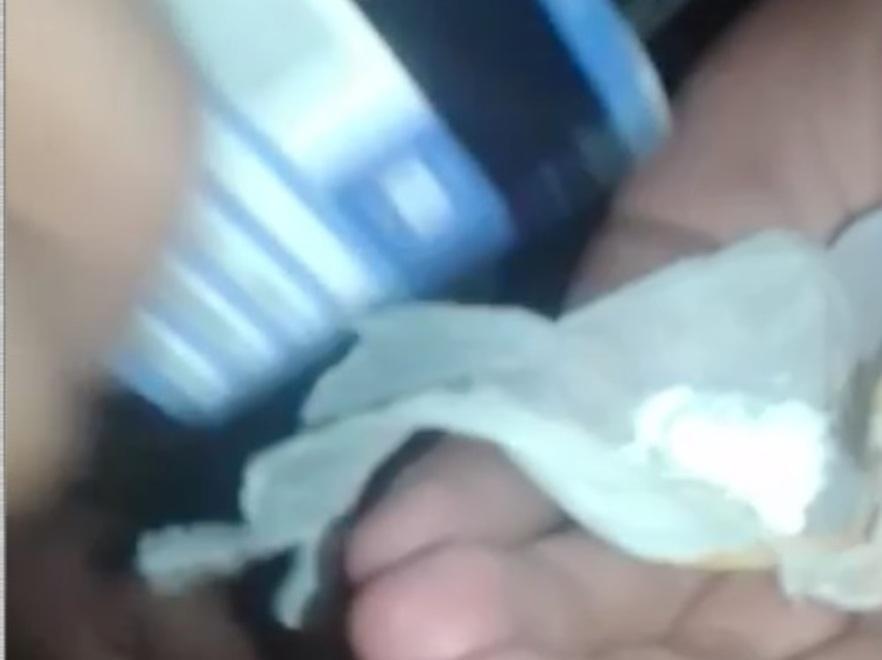 Un’immagine del video trovato dai finanzieri nel telefono dello spacciatore