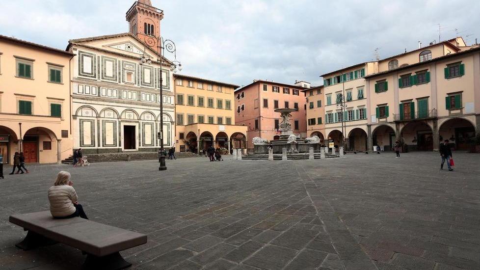 L’antiquariato in piazza una volta al mese