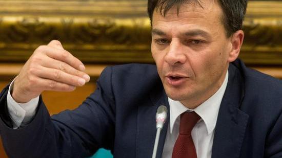 «I ministri Calenda e Poletti rendano noto l’addendum»