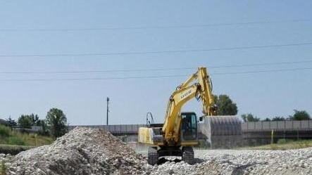 Ruspe al lavoro per eliminare le “isole” sul Frigido