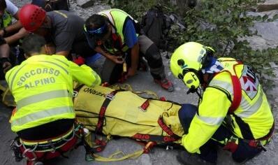 Fidanzati 20enni precipitano nel dirupo 