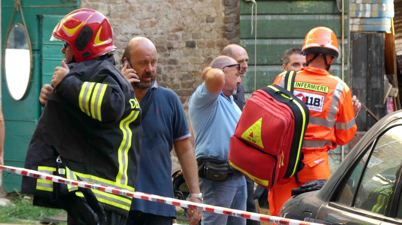 Ferrara. Uccide moglie e figlio, dà fuoco alla casa e si toglie la vita in strada