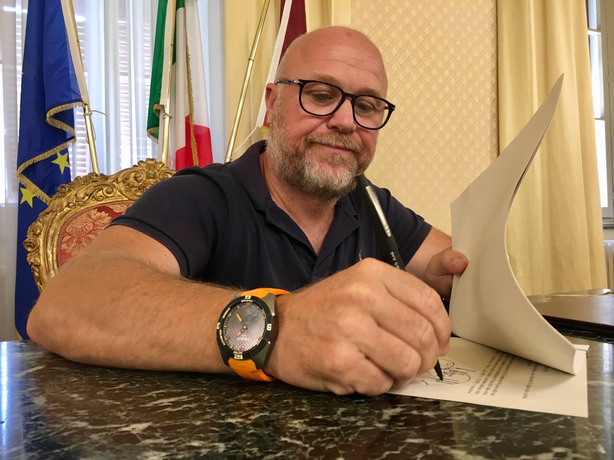 Guerra alle slot, il sindaco Nogarin ci riprova: ridotto l'orario di apertura