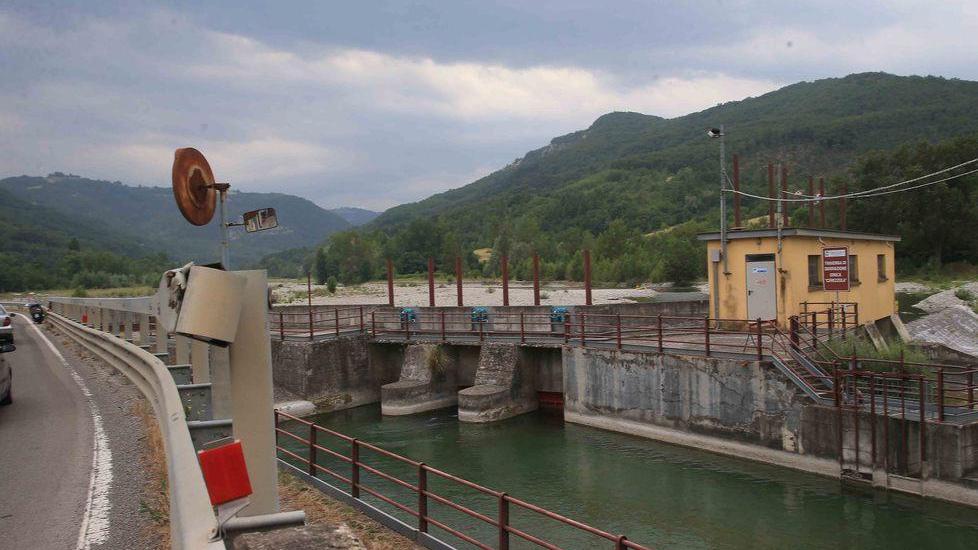 Siccità: fiume Enza in secca, stop ai prelievi per i campi