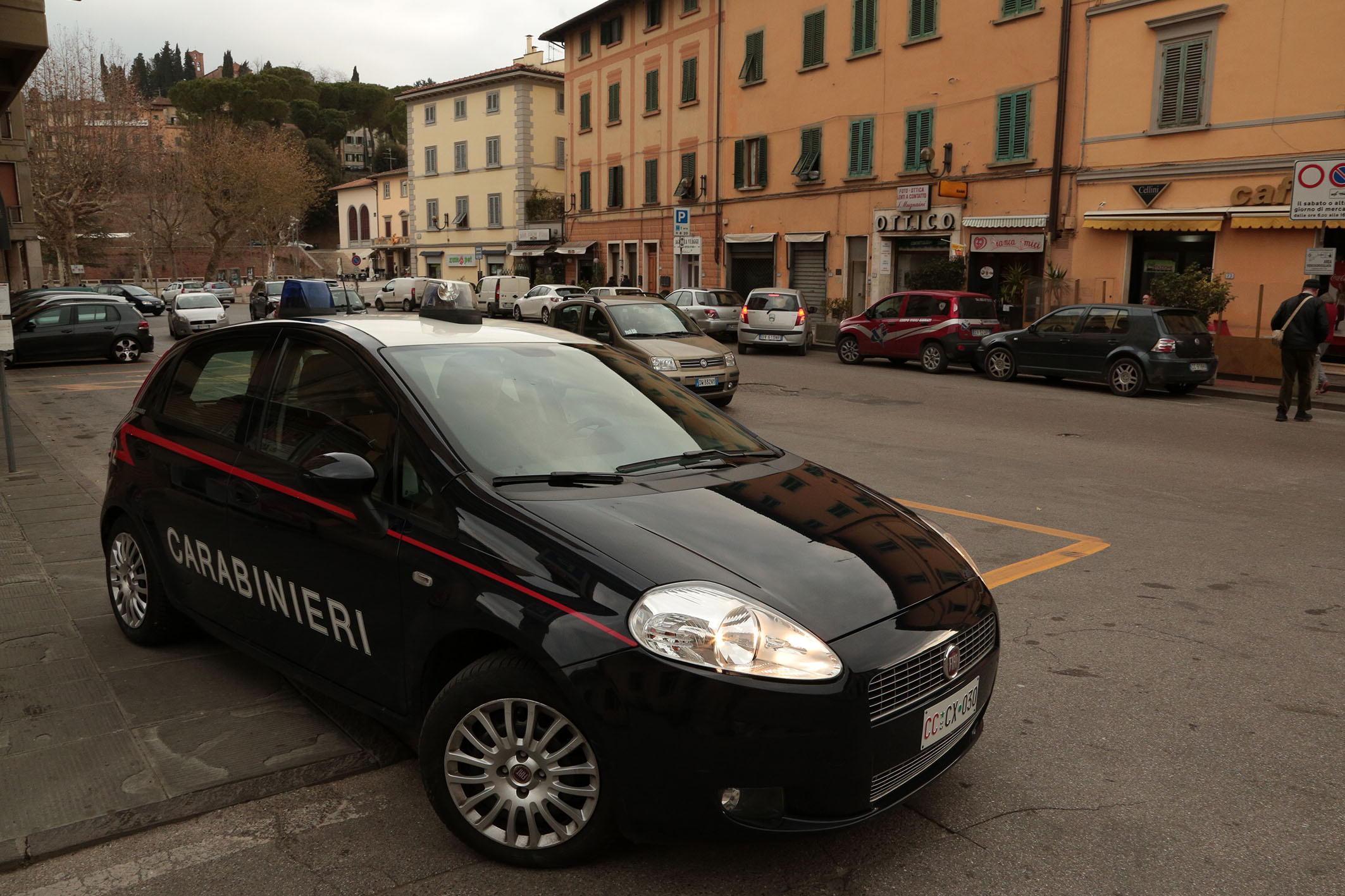 Una pattuglia dei carabinieri di Castelfiorentino