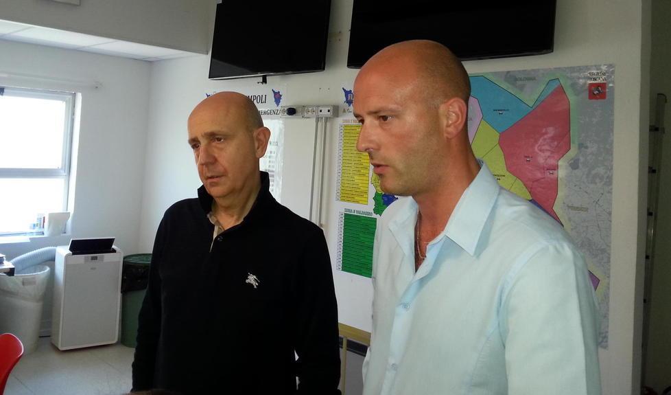 Piero Paolini e Alessio Lubrani nella sala operativa del 118 di Pistoia-Empoli