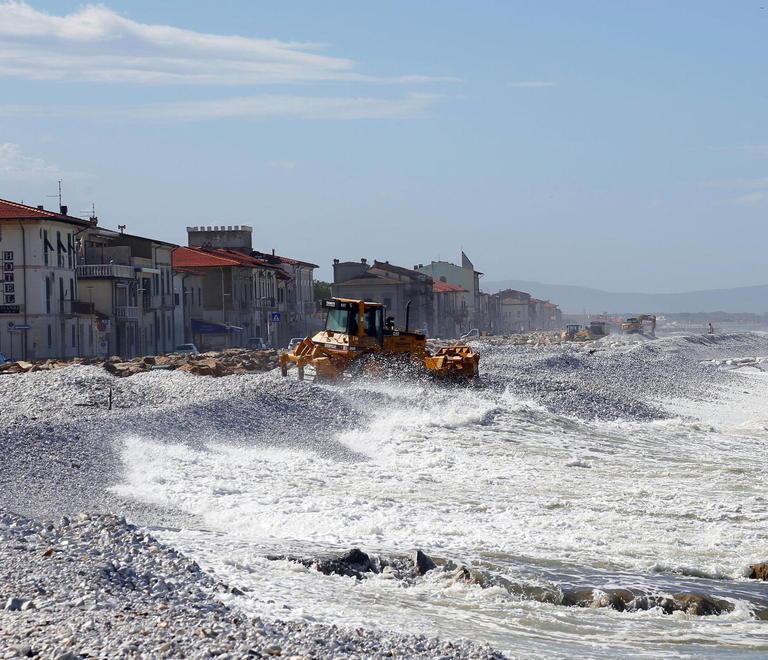 In arrivo più servizi per le spiagge di ghiaia