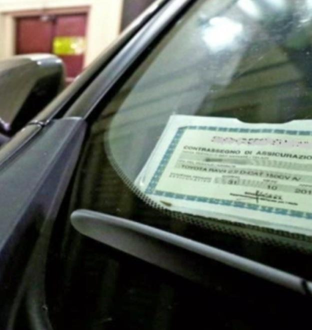 Sequestrate dai vigili urbani due macchine trovate senza copertura assicurativa