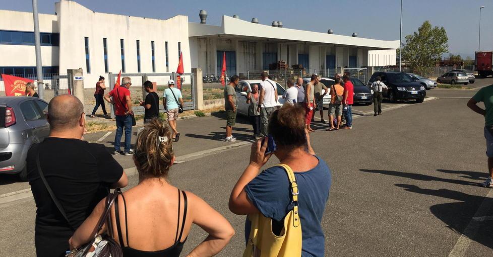 Tmm, sciopero e presidio In strada la rabbia operaia 