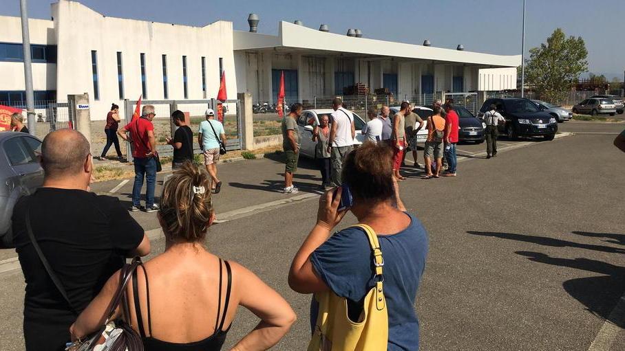 Tmm, sciopero e presidio In strada la rabbia operaia