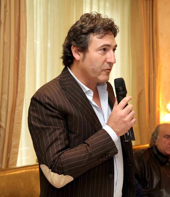 Stretta di mano tra Agostini e Tosi «Ma il Vhf deve contare di più» 
