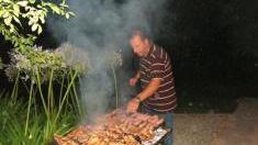 Cafaggio in festa con la grigliata in strada