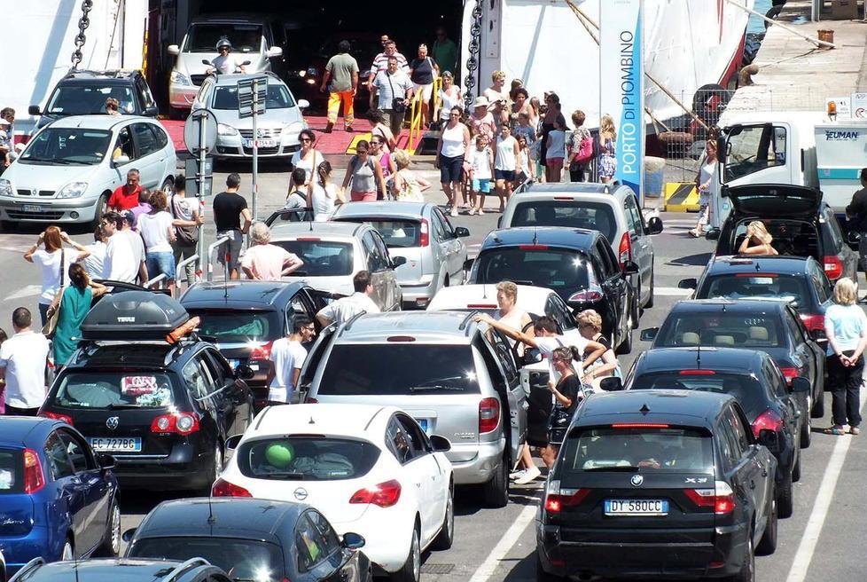 Weekend da bollino rosso attese a Piombino 30mila auto