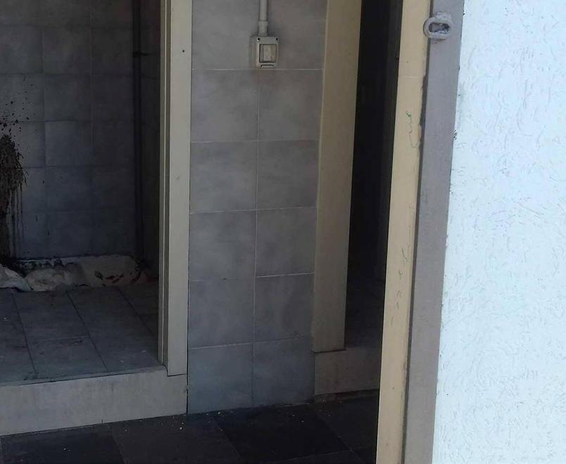 Sporco, erbacce e bagni horror: è una “Partaccia” 