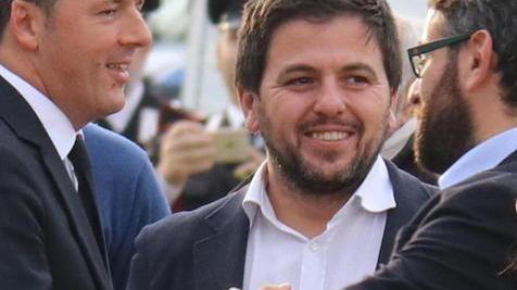 Renzi oggi a Livorno visita alla Festa e al partito litigioso