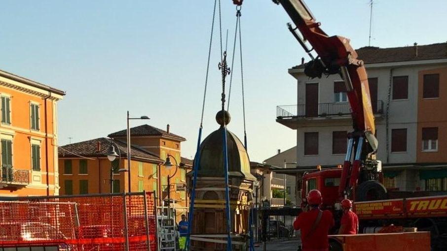Chiesa di Mirabello Dopo cinque anni rimossa la torretta