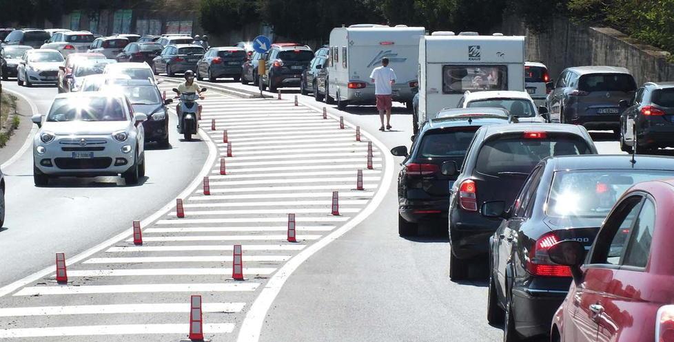 Migliaia di auto bloccano Piombino 