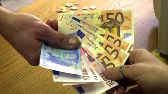 Affittava agli immigrati a 2.400 euro al mese