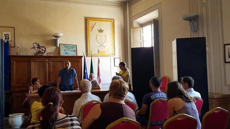 Migranti in via Buozzi, la maggioranza difende Ghimenti