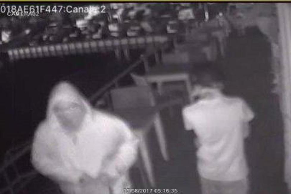 Ladri al bagno Tirreno, rubati soldi e un computer