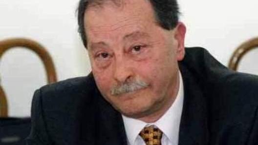 «La maggioranza scricchiola»