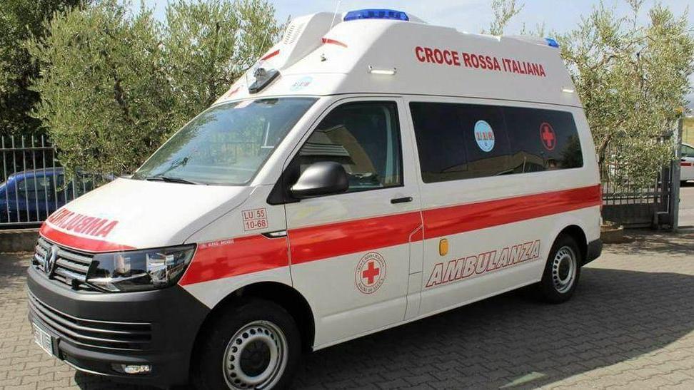 Una nuova ambulanza per la Croce Rossa