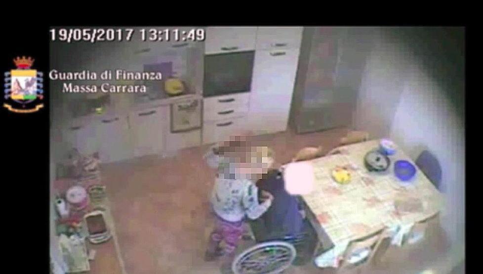 «Stai giù o ti stacco il collo e ti metto dentro la bara» 