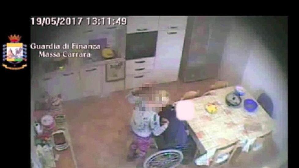 «Stai giù o ti stacco il collo e ti metto dentro la bara»
